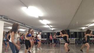 Shakira - La La La ft. Carlinhos Brown & Zumba Fitness ft. Iris Pavlopoulou