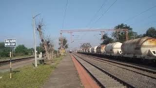 Okha Howrah Superfast express Skipping Maandhar at 💯 kmph with WAP4 of BRC shed.