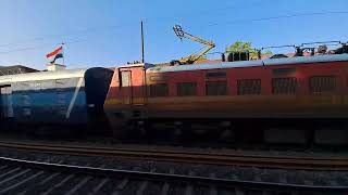 12950/Santragachi - Porbandar Kavi Guru SF Express  Arrives Anand