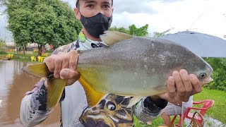 Chuva forte na pescaria, nos abrigamos e pegamos peixe bom.