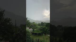 Descanso na natureza, chuva e paz