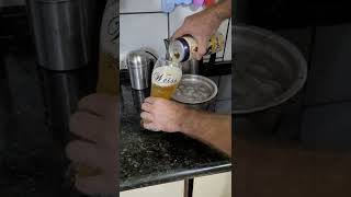 Cerveja gelada, deliciosa