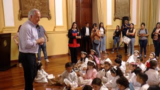 LOS "ANGELES SOMOS" VISITARON CASA DE GOBIERNO EN LA VÍSPERA DEL DÍA DE TODOS LOS SANTOS