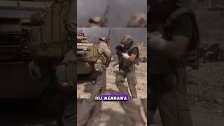 Tentara menyelamatkan anak kecil saat perang #shortvideo #shorts