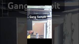 Gang Sempit