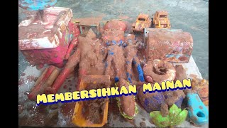 Membersihkan Mainan Anak Perempuan | Mainan Ultraman  | Mainan Gerobak Eskrim | Mainan Truk |