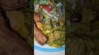 eating gungo rice and curry goat with French fry chicken and green salad 🥗 😋 #jamaican cooking 😋🌶💯🇯🇲