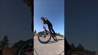 Bmx Hop 360 to Megaspin to 180 to Infinity to Oppo Truckdriver! 👊🔥💯 #bmx #freestyle #flatland