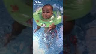 6 months baby swimming #swimmingbaby #cutebaby #tiktokph #babyswimming #babyswimmingpool #tiktokph