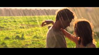 The Host Movie Clip Kissing in the Rain