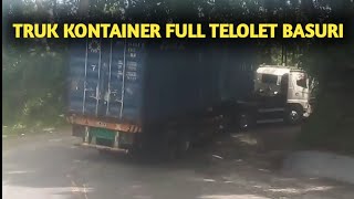 Truk Kontainer Berbelok Melewati Turunan Ekstrim Full Klakson Telolet Basuri