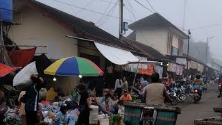 Suasana Pasar Tradisional Munggi Semanu Gunungkidul