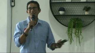 GAYA SANDIAGA UNO SAAT DISKUSI TENTANG UMKM DIGITAL