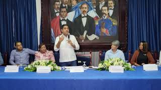 Ministro de deporte en su visita a San Pedro de Macorís.