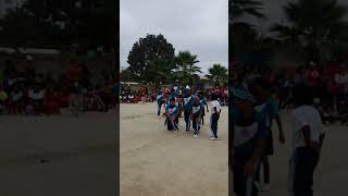 Escuela Sixto Chang baile de los chicos de 6to