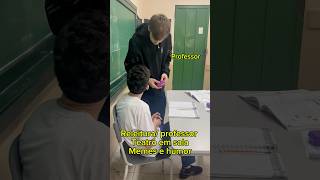 #shorts #memes Alunos fazendo uma releitura dos professores? Já imaginou alunos professores? 😂