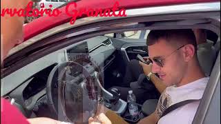 Alessandro Buongiorno all'uscita dal Filadelfia, rilascia autografi e "praticamente" saluta