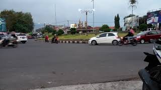 Suasana sore hari di simpang lima Garut