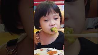 Eat using chopsticks #shorts #veggies  #healthy #broccoli #eating  #youtubeshorts #delicious #yummy