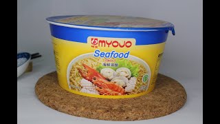 Cup Noodles Review in Singapore 新加坡杯面 | Myojo SEAFOOD MAGGIE MEE!