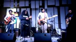 The Fridays - Poverty Jet Set (Live at The Bee Publika) [Azim One Minute Cam]