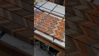 Part 3 Crosscutting the board for a chevron pattern. #woodworking #cuttingboard #bbq 🌐LIKE AND SHARE