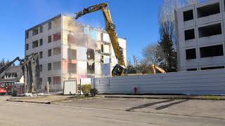 La destruction des bâtiments du quartier du Mesnil à Condé en Normandie a commencé.