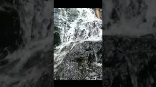 Aliran Air Terjun dan Batu, Suara Alam