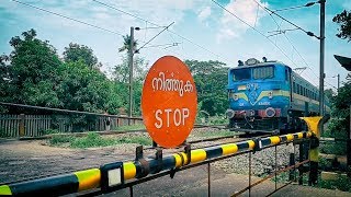 Twin WAG7 Hauling 49 Wagons Passes Paravur