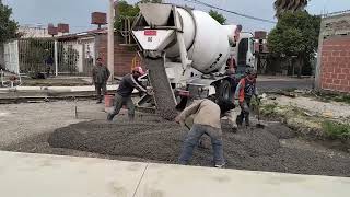 Continúan las obras de hormigonado en el barrio Los Ceibos