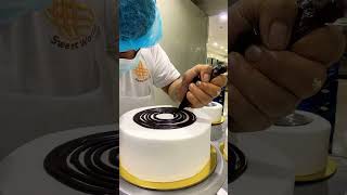 Decorating cake #shortsyoutube #decoratingcake #cake #short