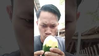 #shorts Makan pepaya #trending #tiktok