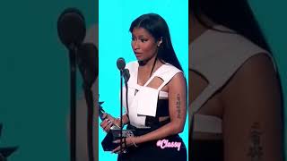 NICKI MINAJ Zones out