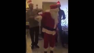 رقصة بابا نوبل المغربي 😂😂| père Noël marocain