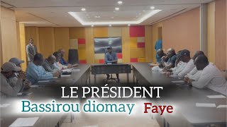 1er waxtaan le président Bassirou diomay faye avec le groupe