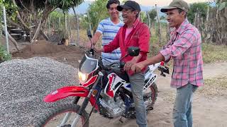 Bueno ora de la verdad podrá el tigre aprender a manejar moto 🏍️