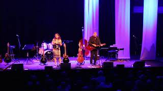 Nanango mit dem Nasenhaarschneider- Song (Live im Stadttheater Ingolstadt)