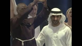 Kenyan science teacher Peter Tabichi wins global prize