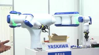 【安川電機】マルチアーム人協働ロボット(参考出品)-2017国際ロボット展