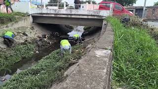 Iniciaron las tareas de limpieza del canal pluvial 16 de Septiembre