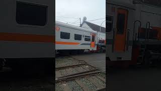 Kereta lokalan baru saja tiba di st Garut