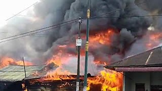 DETIK DETIK KEBAKARAN DI KAPPUNG SALAK. Padangsidimpuan sumatra utara. Siang tadi 09 01 2020