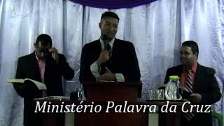 Culto simples Igreja sem ostentação