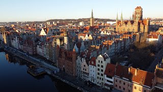 Gdańsk rano z lotu ptaka - Główne Miasto - 4K