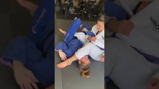 🚨Defesa do armlock🚨@heather_morganbjj