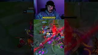 HIT THE TOWERRR 🤣  #leagueoflegends #leagueoflegendsclips #aatrox #challenger #riotgames