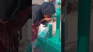 Pani Sadiq e jaria #handwaterpump #foryou #waterpump #villageexperiment #watersupply #funny #vlog