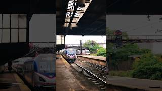 #NJTransit and #Amtrak pass on the #northeastcorridor at the west end of #Newark Penn Station.