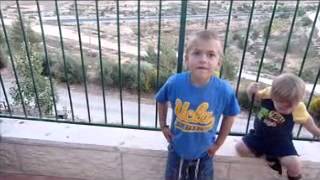 Eliav Sings about Neve Daniel