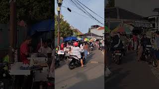 Berburu Takjil di Jalan Waru Kebagusan